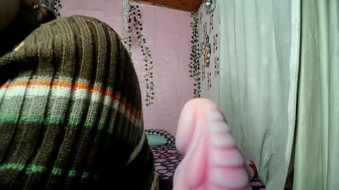 sexy lolas online show from 04/21/26, 04:30