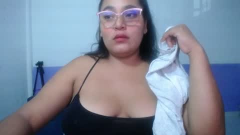Snapshot of sexy_love_15 chatting on 06/13/26, 05:16 SIRENA LOVE online show from 06/13/26, 05:16