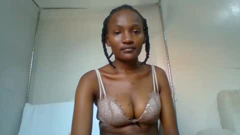 sexy_lucy012 online show from 01/19/25, 03:21
