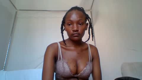 sexy_lucy012 online show from 01/22/25, 11:12