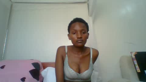 sexy_lucy012 online show from 02/02/25, 02:02