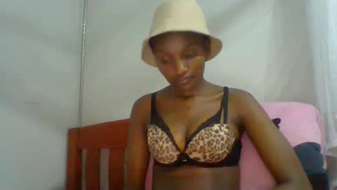 sexy_lucy012 online show from 02/02/25, 09:56