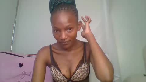 sexy_lucy012 online show from 02/11/25, 10:48