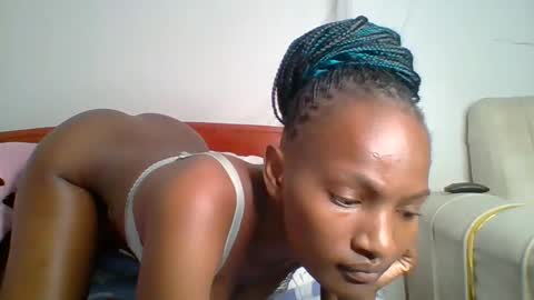 sexy_lucy012 online show from 02/12/25, 04:22