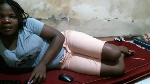 Snapshot of sexy_lunah chatting on 12/01/25, 07:30 sexy_lunah online show from 12/01/25, 07:30