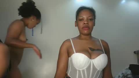 sexy_lyna online show from 02/18/26, 04:25