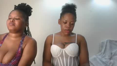 sexy_lyna online show from 02/19/26, 04:52