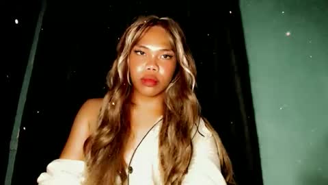 Snapshot of sexy_maevemorexxx chatting on 05/05/26, 04:37 Nicole online show from 05/05/26, 04:37