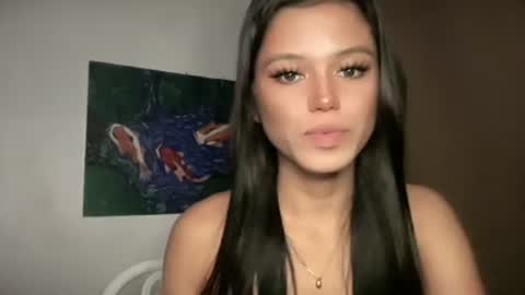Snapshot of sexy_maevemorexxx chatting on 05/15/26, 11:01 Nicole online show from 05/15/26, 11:01
