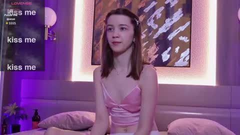 Snapshot of sexy_me_bb chatting on 10/15/25, 01:11 Alison online show from 10/15/25, 01:11