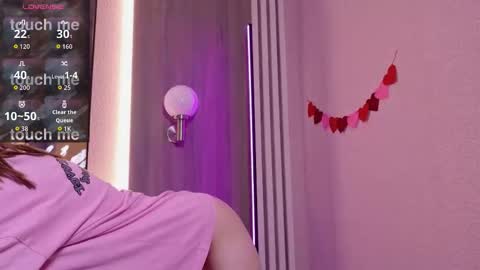 Snapshot of sexy_me_bb chatting on 10/18/25, 12:06 Alison online show from 10/18/25, 12:06