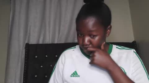 Snapshot of sexy_melanin11 chatting on 09/08/25, 05:01 sexy_melanin11 online show from 09/08/25, 05:01