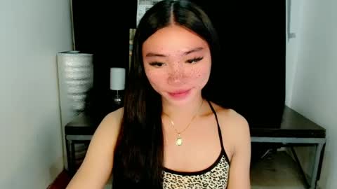 mika online show from 03/09/25, 06:17