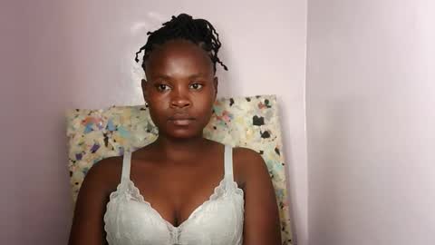 Molyne online show from 02/08/26, 07:39