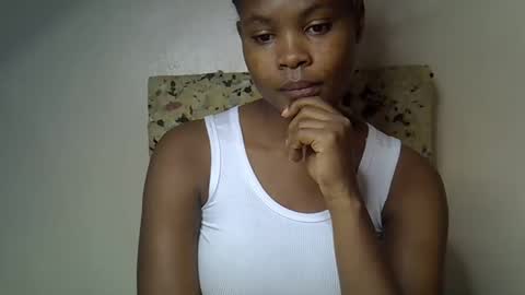 Molyne online show from 04/24/26, 12:24