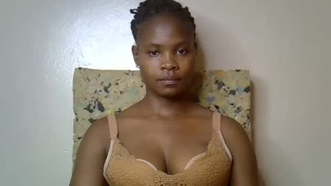 Snapshot of sexy_molyne chatting on 04/27/26, 11:19 Molyne online show from 04/27/26, 11:19