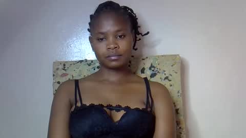 Snapshot of sexy_molyne chatting on 05/09/26, 05:51 Molyne online show from 05/09/26, 05:51