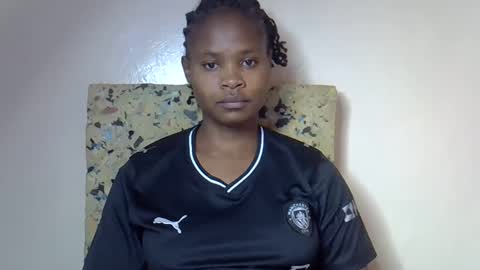 Snapshot of sexy_molyne chatting on 05/10/26, 05:56 Molyne online show from 05/10/26, 05:56