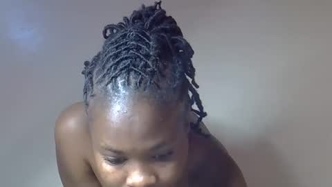 Snapshot of sexy_molyne chatting on 05/11/26, 11:57 Molyne online show from 05/11/26, 11:57