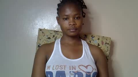 Snapshot of sexy_molyne chatting on 05/13/26, 11:44 Molyne online show from 05/13/26, 11:44