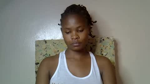 Snapshot of sexy_molyne chatting on 05/14/26, 01:18 Molyne online show from 05/14/26, 01:18