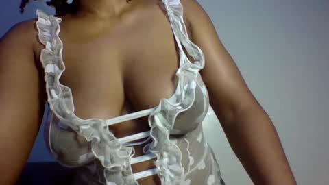 Snapshot of sexy_natallie chatting on 03/11/25, 01:12 natallie online show from 03/11/25, 01:12