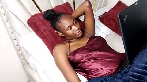 Nyla online show from 04/18/26, 06:56