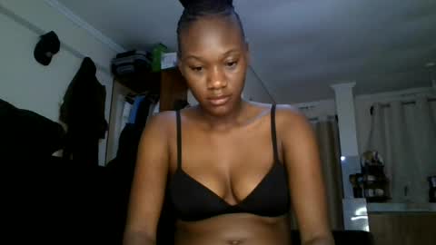 Nyla online show from 07/27/26, 11:34