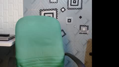 Snapshot of sexy_pearl12 chatting on 12/08/24, 07:05 zoe online show from 12/08/24, 07:05