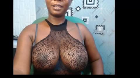 Snapshot of sexy_pearl12 chatting on 01/11/25, 06:56 zoe online show from 01/11/25, 06:56