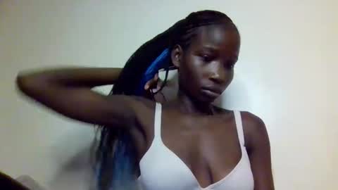 sexy_petittie online show from 10/15/25, 07:30