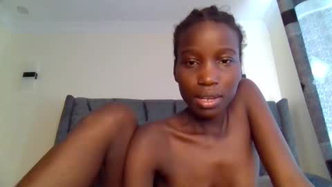 sexy_petittie online show from 12/16/25, 08:41