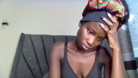 sexy_petittie online show from 12/22/25, 10:45