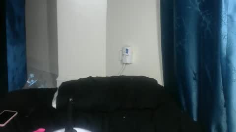 sexy pigeon online show from 03/30/26, 10:00