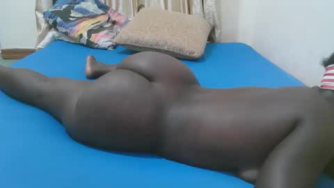 Snapshot of sexy_quincy1 chatting on 02/15/26, 05:04 Sexy Quincy online show from 02/15/26, 05:04