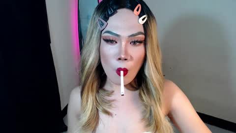 Snapshot of sexy_rc18 chatting on 12/04/24, 08:29 RC online show from 12/04/24, 08:29