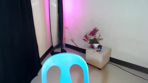 Snapshot of sexy_rc18 chatting on 12/06/24, 05:55 RC online show from 12/06/24, 05:55