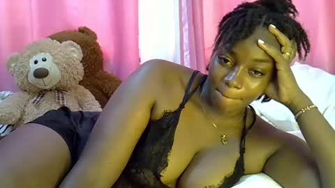 laura online show from 03/05/26, 09:38