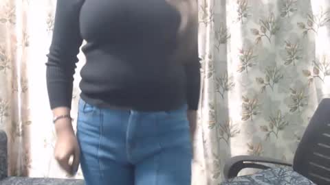 Snapshot of sexy_soniya chatting on 01/12/25, 06:39 Soniya online show from 01/12/25, 06:39