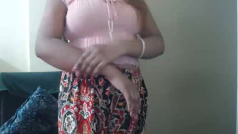 Snapshot of sexy_soniya chatting on 09/20/25, 09:10 Soniya online show from 09/20/25, 09:10