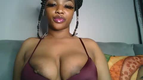 Snapshot of sexy_sweetcandy chatting on 12/24/24, 03:05 sexy sweetcandy online show from 12/24/24, 03:05