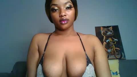 Snapshot of sexy_sweetcandy chatting on 03/10/25, 12:04 sexy sweetcandy online show from 03/10/25, 12:04
