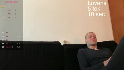 Snapshot of sexy_sweets chatting on 10/17/25, 08:17 Sexy-Sweets online show from 10/17/25, 08:17