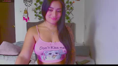 Snapshot of sexy_violett18 chatting on 07/17/26, 04:45 sexy_violett18 online show from 07/17/26, 04:45