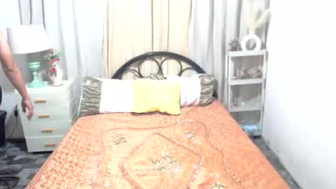 sexy_yllona online show from 04/10/26, 10:09