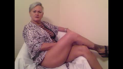 Snapshot of sexyalliekay chatting on 01/01/25, 08:26 Sexy GILF Allie Kay online show from 01/01/25, 08:26