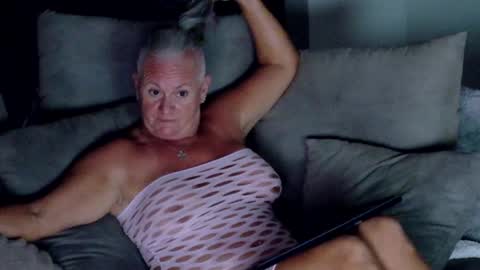 Snapshot of sexyalliekay chatting on 07/10/26, 02:49 Sexy GILF Allie Kay online show from 07/10/26, 02:49