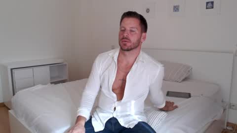 Snapshot of sexyandmarried chatting on 12/02/24, 11:01 sexyandmarried online show from 12/02/24, 11:01