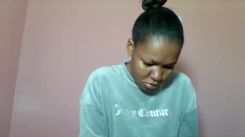 Snapshot of sexyapple2002 chatting on 09/11/25, 07:19 sexyapple2002 online show from 09/11/25, 07:19