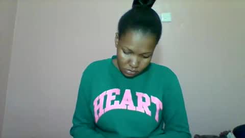 Snapshot of sexyapple2002 chatting on 09/17/25, 08:43 sexyapple2002 online show from 09/17/25, 08:43